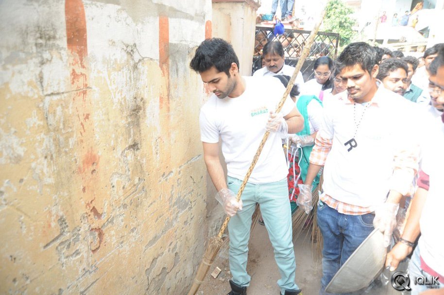 Ram-Pothineni-Joins-Swachh-Bharath-Campaign